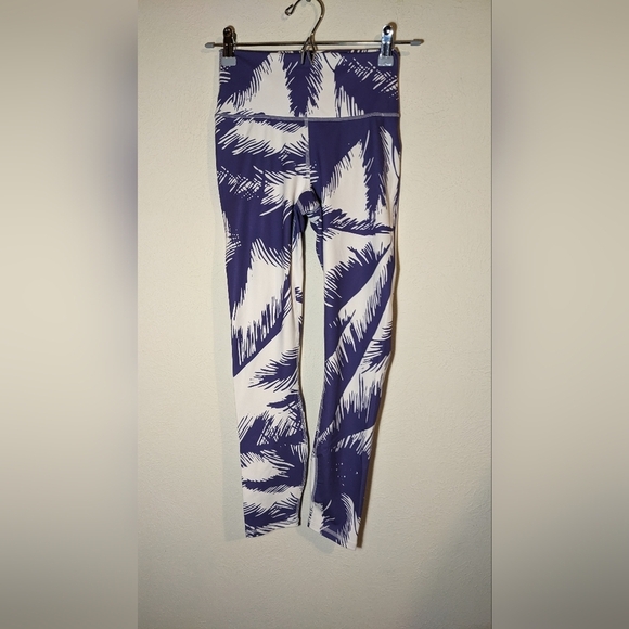 Fabletics pureLuxe Paradiso 7/8 leggings purple palm tree - Picture 5 of 8